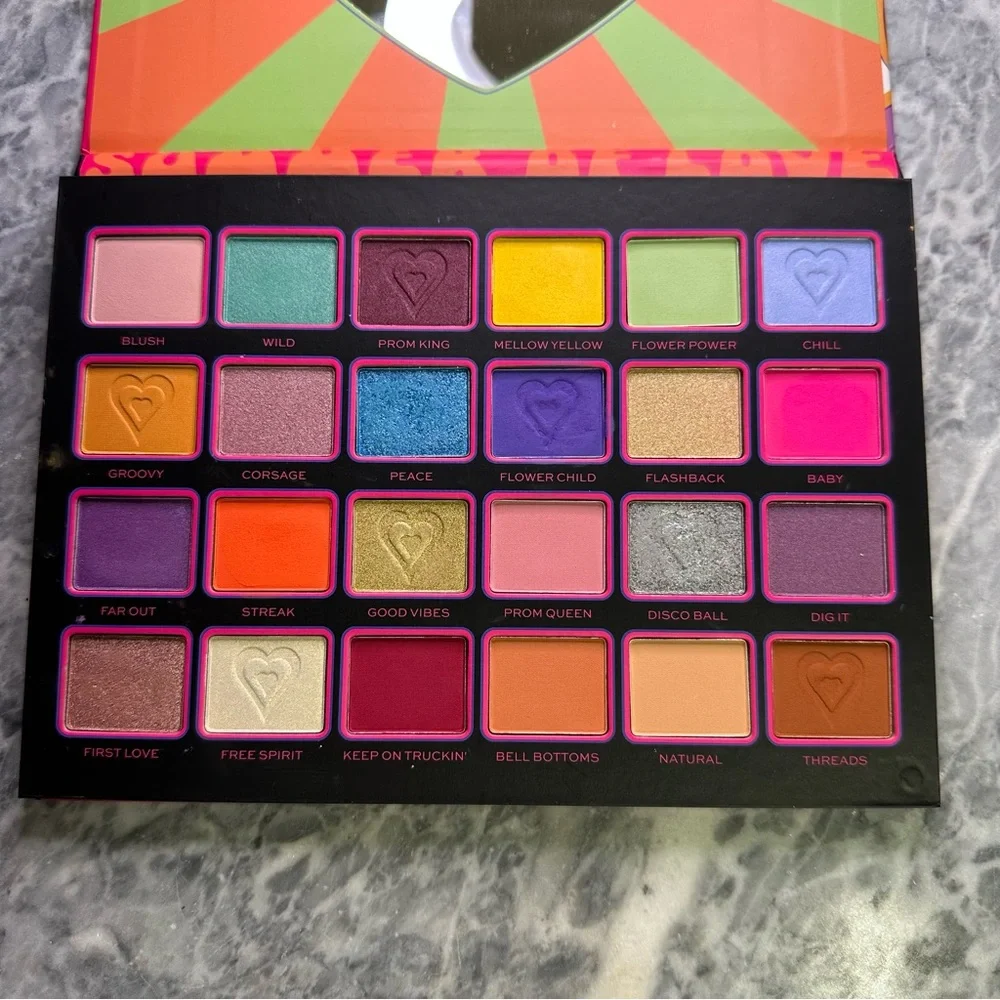 Revolution The Simpsons‎ Summer of Love Eyeshadow Palette